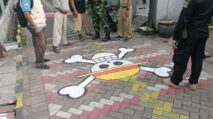 Warga Surabaya Lukis Tengkorak One Piece di Atas Merah Putih, Koramil: Simbol Negara Jangan Dilecehkan!