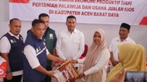 Dinsos Aceh Bagikan Bantuan UEP di Abdya, Bupati Ingatkan Jangan Dijual