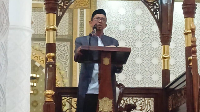 Khutbah Jumat di Masjid Agung Abdya, Ustaz Nashrullah Ajak Jamaah Jadikan Shalat sebagai Fondasi Hidup