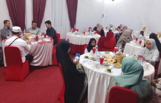 Tepati Janji Saat Apel, Bupati Abdya Buka Puasa Bersama ASN yang Puasa Senin Kamis