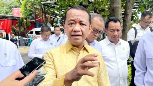 Bahlil Sebut Harga Pertalite Tak Naik, Meski Minyak Dunia Tembus 118 Dolar AS