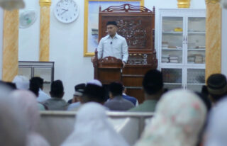 Bupati Abdya Bantu Rp200 Juta untuk Pembangunan Masjid Baitussalam Lhung Asan