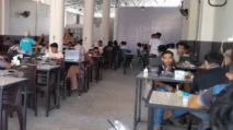 Listrik Padam, Warga Abdya 'Serbu' Warkop untuk Cas HP dan Lampu Darurat