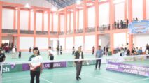 Resmikan GOR TSC Tapaktuan, Bupati Mirwan Langsung Gebrak Turnamen Bulu Tangkis Se-Aceh
