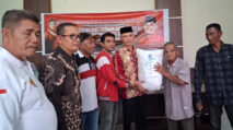 Jamaluddin Idham Salurkan 148 Paket Alat Tangkap untuk Nelayan Abdya