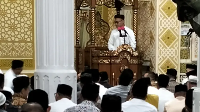 Tausiah Subuh di Masjid Baitul Qahar, Bupati Abdya Ingatkan Pentingnya Menjaga Shalat