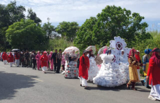 Pelajar dari 5 Sekolah di Lamtamot Meriahkan Pawai Karnaval HUT ke-81 RI