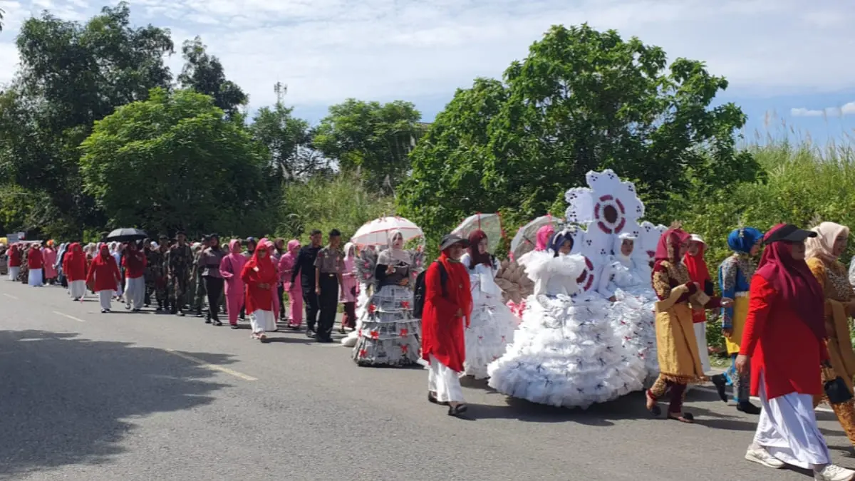Pelajar dari 5 Sekolah di Lamtamot Meriahkan Pawai Karnaval HUT ke-81 RI