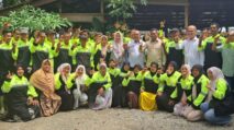 Bupati Safaruddin Naikkan Gaji Petugas Kebersihan Abdya dan Guyur Bonus Rp 10 Juta