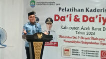 Bupati Abdya Buka Pelatihan Kaderisasi Da’i dan Da’iyah dan Serahkan Bantuan untuk Puluhan Dayah