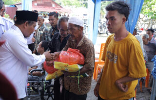 Pemkab Abdya Beri Bimbingan Sosial dan Salurkan Sembako untuk Lansia dan Disabilitas