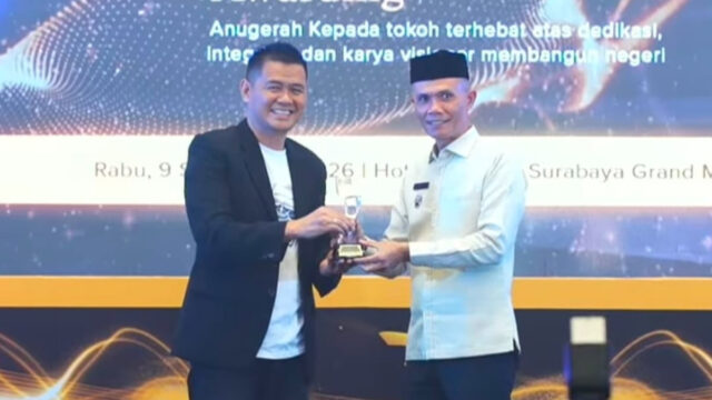 Sukses Turunkan Angka Kemiskinan, Bupati Abdya Terima Penghargaan Tingkat Nasional