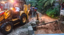 Hujan Lebat, BPBD Abdya Gercep Bersihkan Saluran Tersumbat di Alue Seulaseh Jeumpa