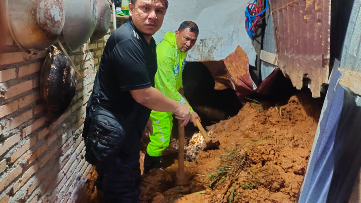 BREAKING NEWS: Rumah Warga Jeumpa Abdya Diterjang Tanah Longsor Usai Diguyur Hujan Lebat
