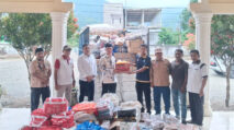 Wabup Abdya Salurkan Bantuan Masa Panik untuk Korban Banjir dan Longsor