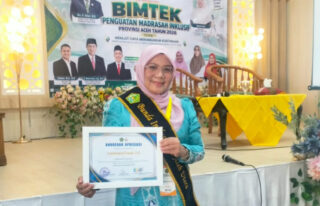 Ny Annisatul Fuad Terima Penghargaan Bunda Inklusi Dedikatif Aceh 2026