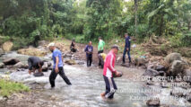 Seberangi Sungai ke Kebun, Warga Lamtamot Desak Pemkab Aceh Besar Bangun Jembatan