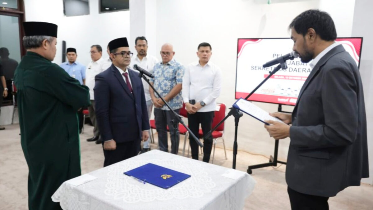 Kepala Dinas Perkim Taufik Dilantik Mualem Jadi Pj Sekda Aceh