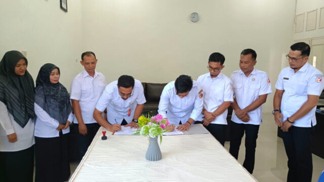 Perkuat Pendidikan Demokrasi di Sekolah, Bawaslu Abdya dan Cabdin Teken MoU