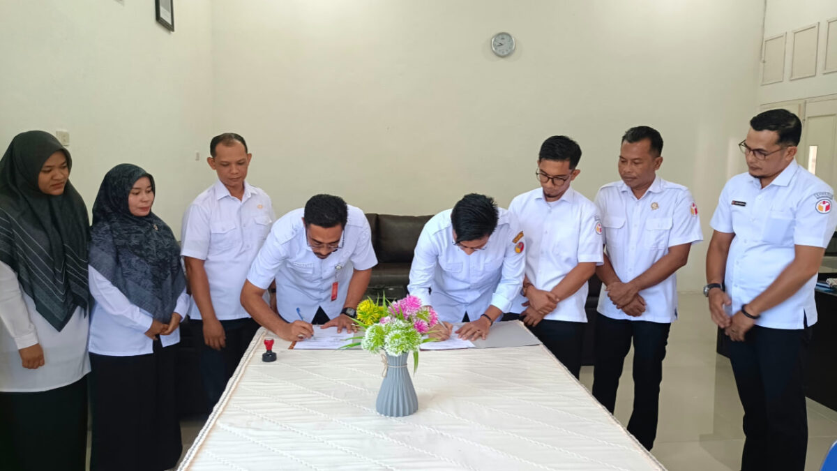 Perkuat Pendidikan Demokrasi di Sekolah, Bawaslu Abdya dan Cabdin Teken MoU