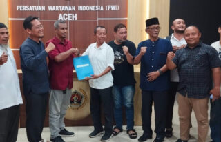 Gagas 'Lanjutkan yang Baik, Perbaiki yang Kurang', Saman Serahkan Berkas Balon Ketua PWI Aceh