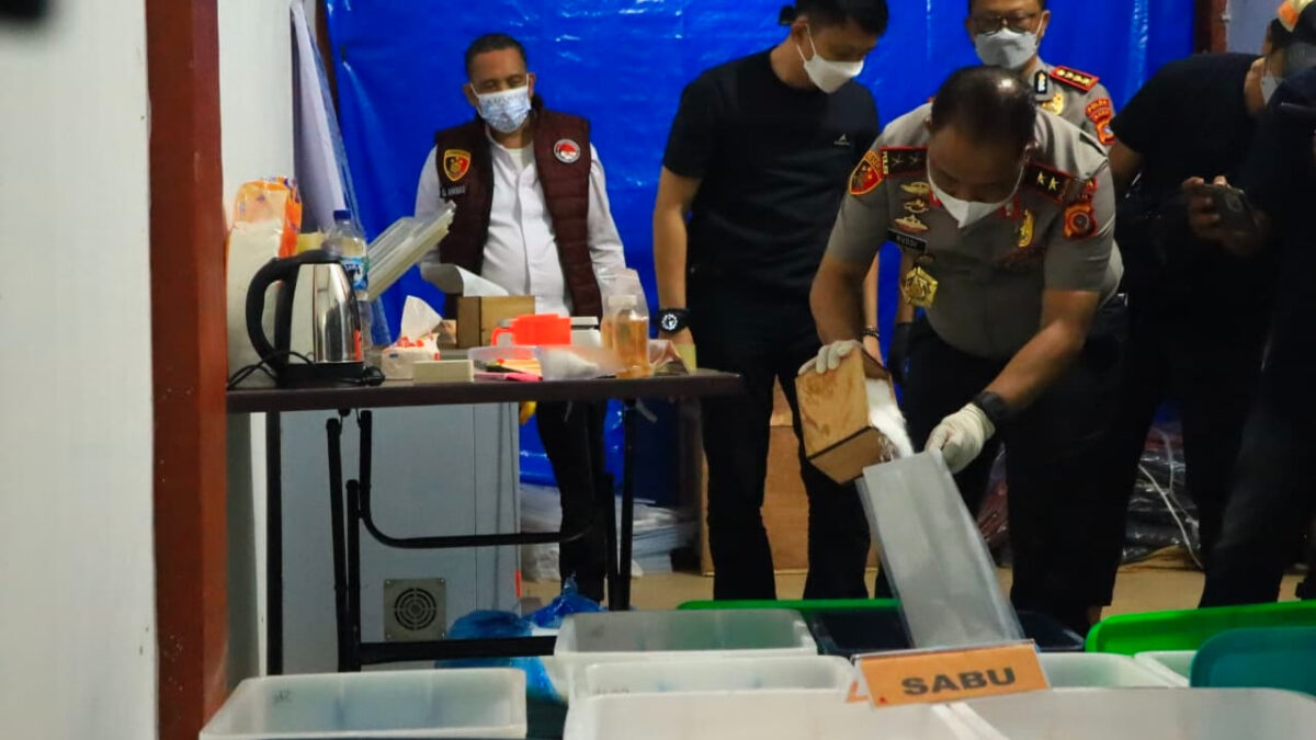 Lab Narkoba Internasional di Pidie Digerebek, Polisi Sita 1,2 Ton Sabu Cair Siap Edar